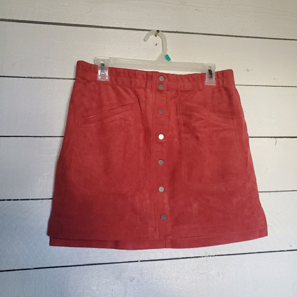 BCBGMAXAZRIA vegan suede mini skirt w pockets